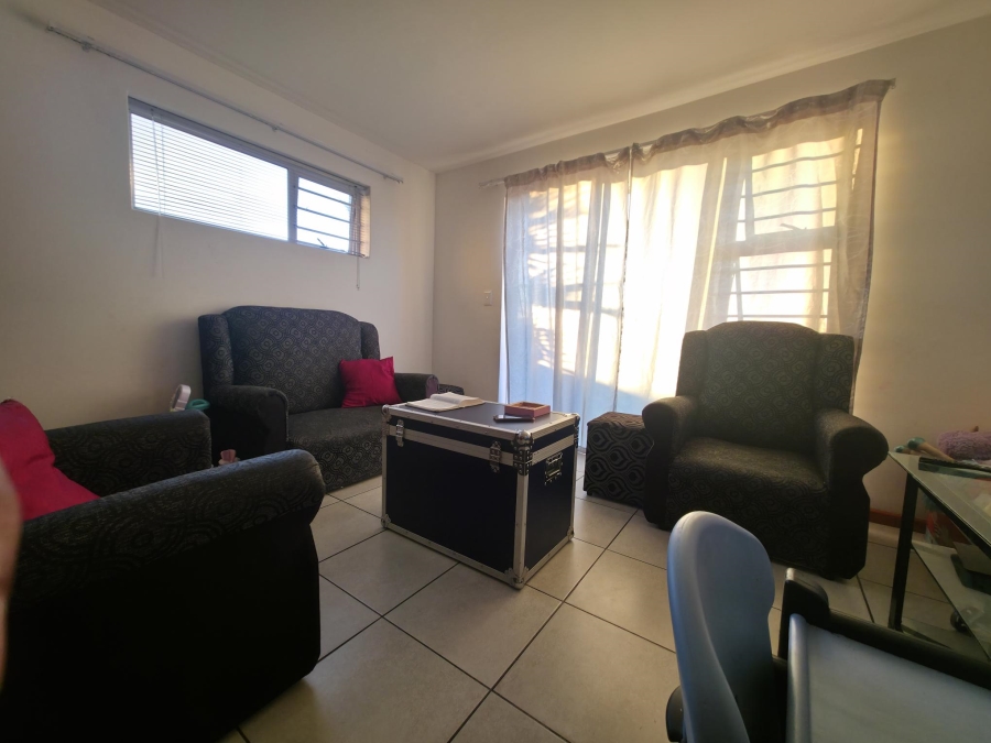 2 Bedroom Property for Sale in Houghton Place Western Cape